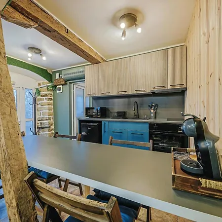 Hide Hub Guest Апартамент