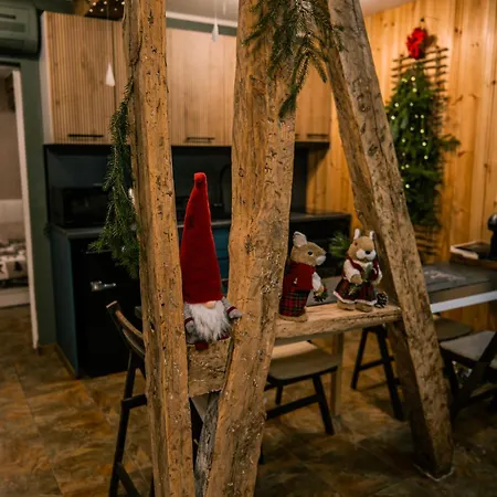 Апартамент Hide Hub Guest